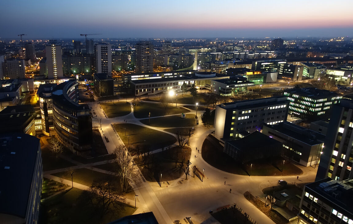 Le Campus Esplanade de nuit - Université de Strasbourg